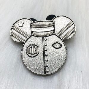 🔮5/$25 Disney Hollywood Studios Cast Member Costumes Tower of Terror Chaser Pin